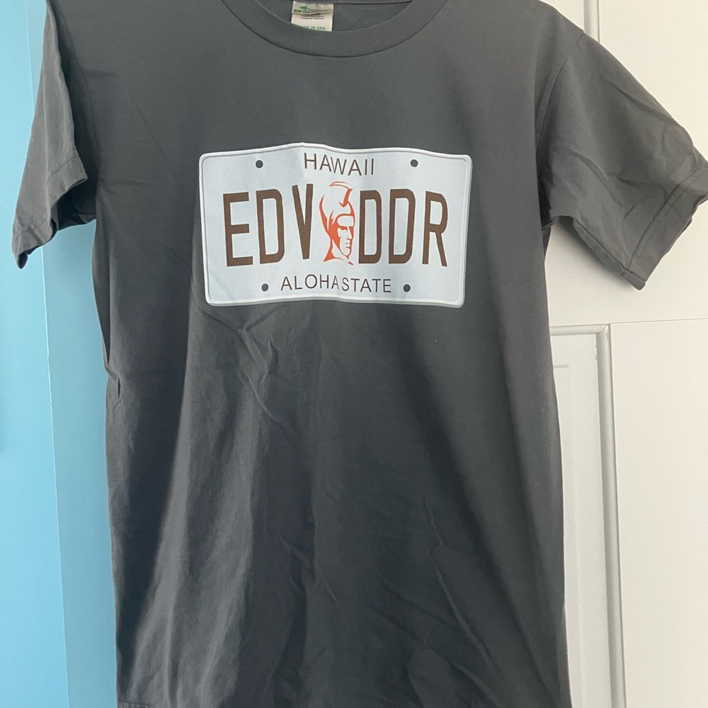 Eddie Vedder Hawaii License Plate Graphic T-Shirt - Charcoal